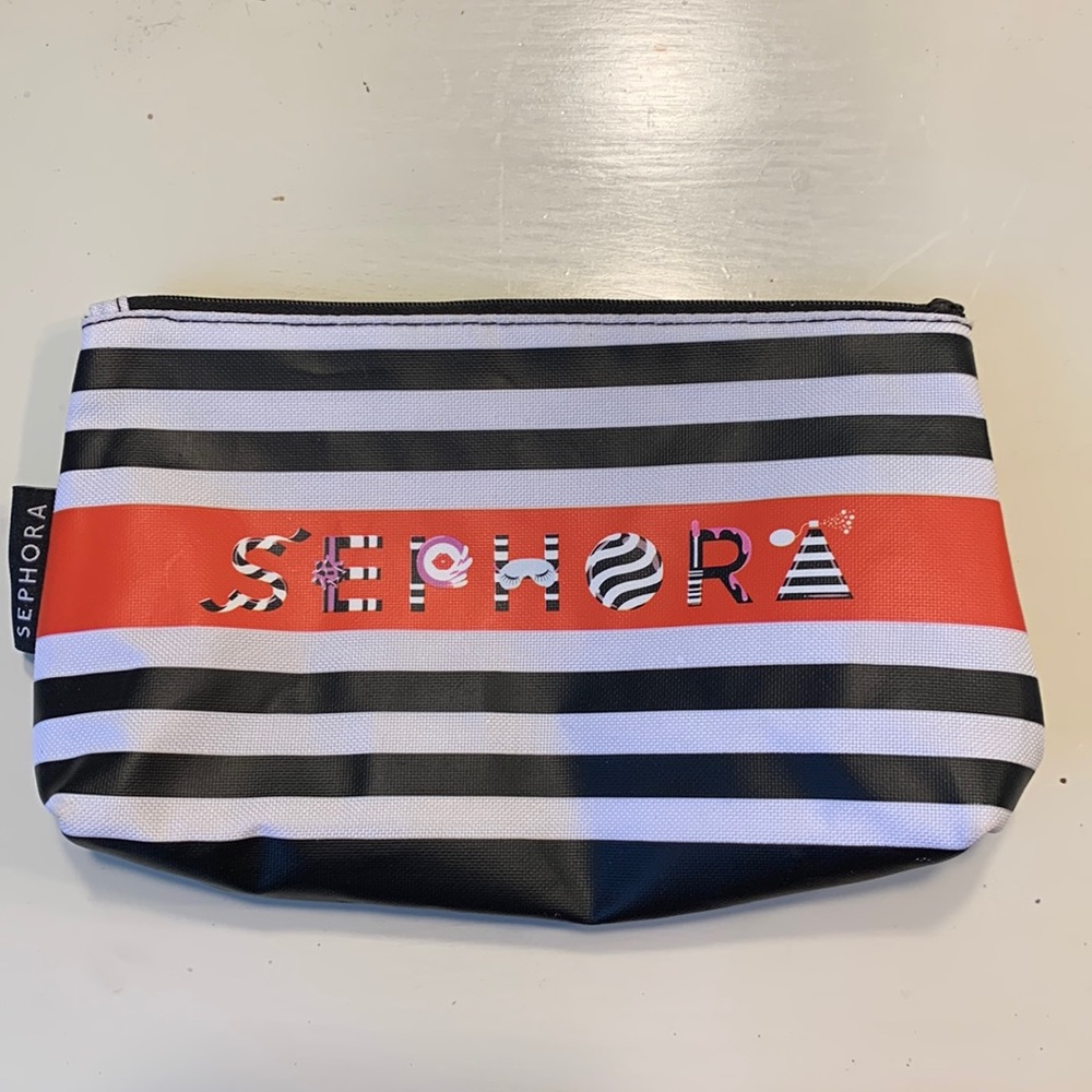 Sephora makeup bag, old design, but never used!